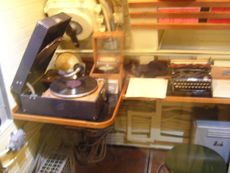 El gram&oacute;fono del U505 - Foto de Juancho S&aacute;nchez